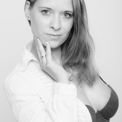 Portrait Sabrina Lingerie 01